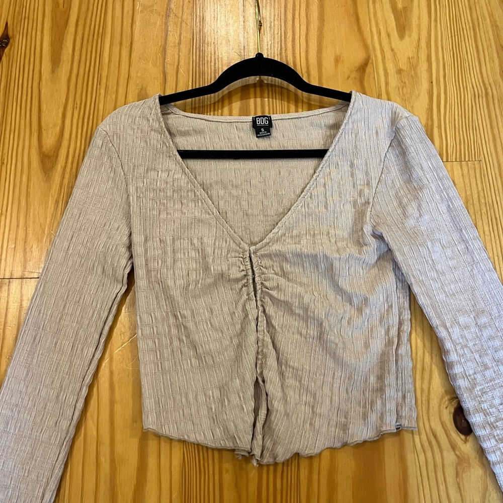 BDG Gray Tan Ruched Crop Blouse